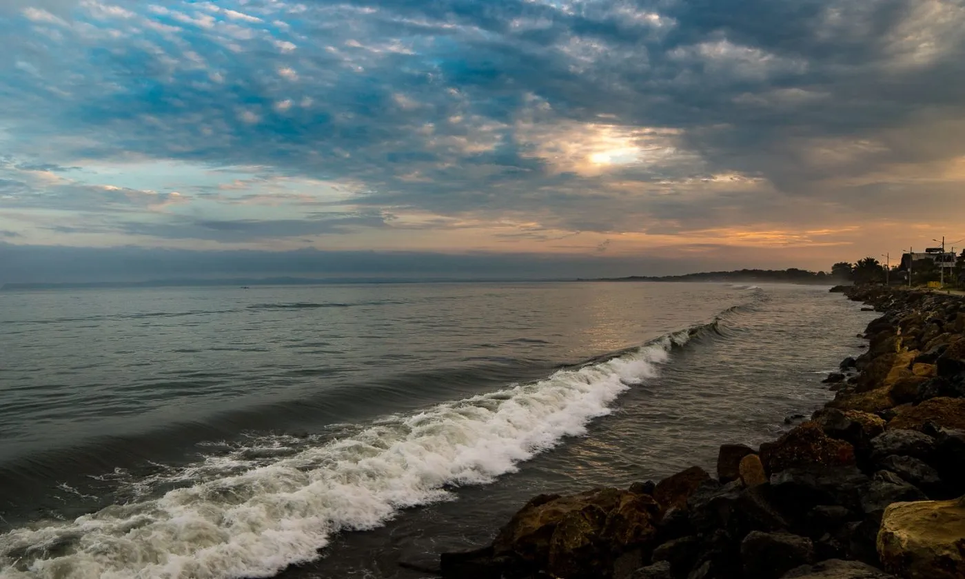 playa mompiche esmeraldas